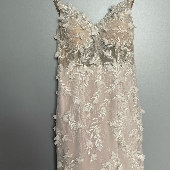 Wedding Dress - Picture 4 of 4